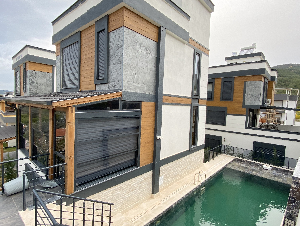 Ürkmezde Tek Müstakil Özel Havuzlu Full Eşyalı Full Deniz Satılık 4+1 Villa