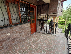 Kuşadası, Davutlar Lüks 7 Oda 1 Salon Triplex Villa